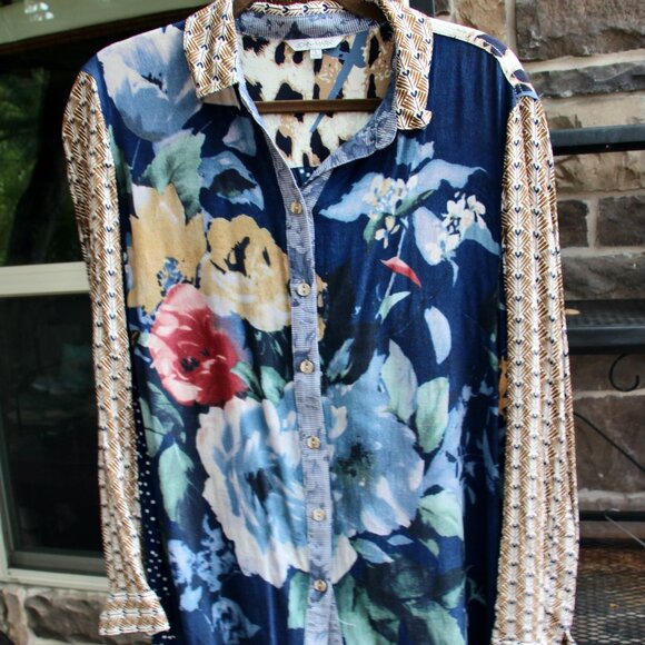 John Mark Tops - John Mark ladies blouse size large